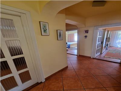 Apartament 3 camere zona Piata Marasti