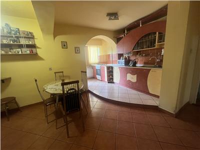 Apartament 3 camere zona Piata Marasti