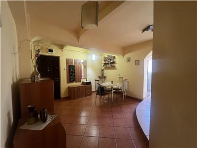 Apartament 3 camere zona Piata Marasti