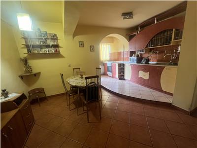 Apartament 3 camere zona Piata Marasti