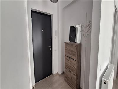 Apartament 3 camere modern, etaj intermediar si parcare! Zona Cetatii!