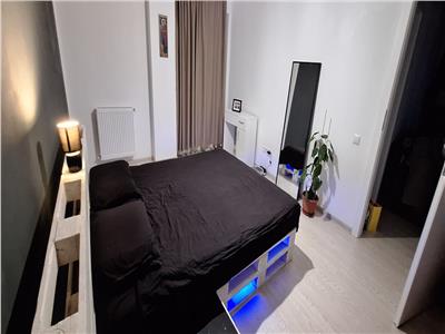 Apartament 3 camere modern, etaj intermediar si parcare! Zona Cetatii!