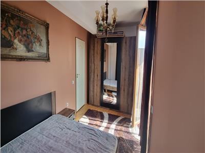 Apartament 3 camere, 2 GARAJE, etaj intermediar! Zona Sub Cetate!