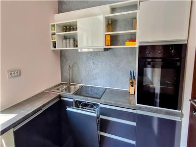 Apartament 3 camere modern, etaj intermediar si parcare! Zona Stejarului!