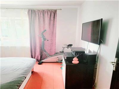 Apartament cu 3 camere la etajul 1! Zona Stejarului!