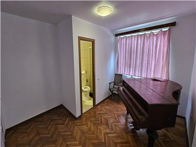 Casa zona Plevnei cu 700mp teren, garaj 40mp, Marasti, pretabila gradinita,firma  sau locuit.