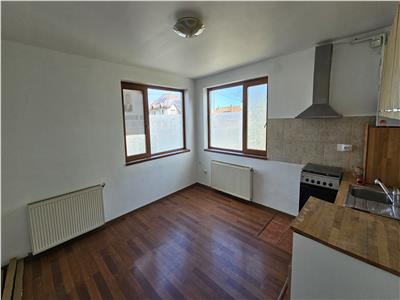 Casa zona Plevnei cu 700mp teren, garaj 40mp, Marasti, pretabila gradinita,firma  sau locuit.