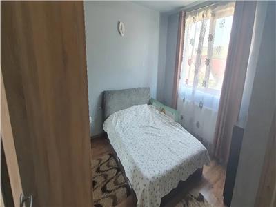 Apartament 3 camere, etaj intermediar si parcare! Zona Terra!