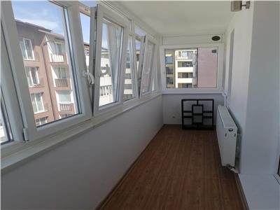 Apartament decomandat 3 camere, garaj si boxa! Zona Florilor!