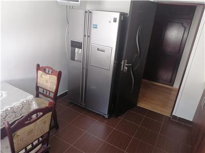 Apartament decomandat 3 camere, garaj si boxa! Zona Florilor!